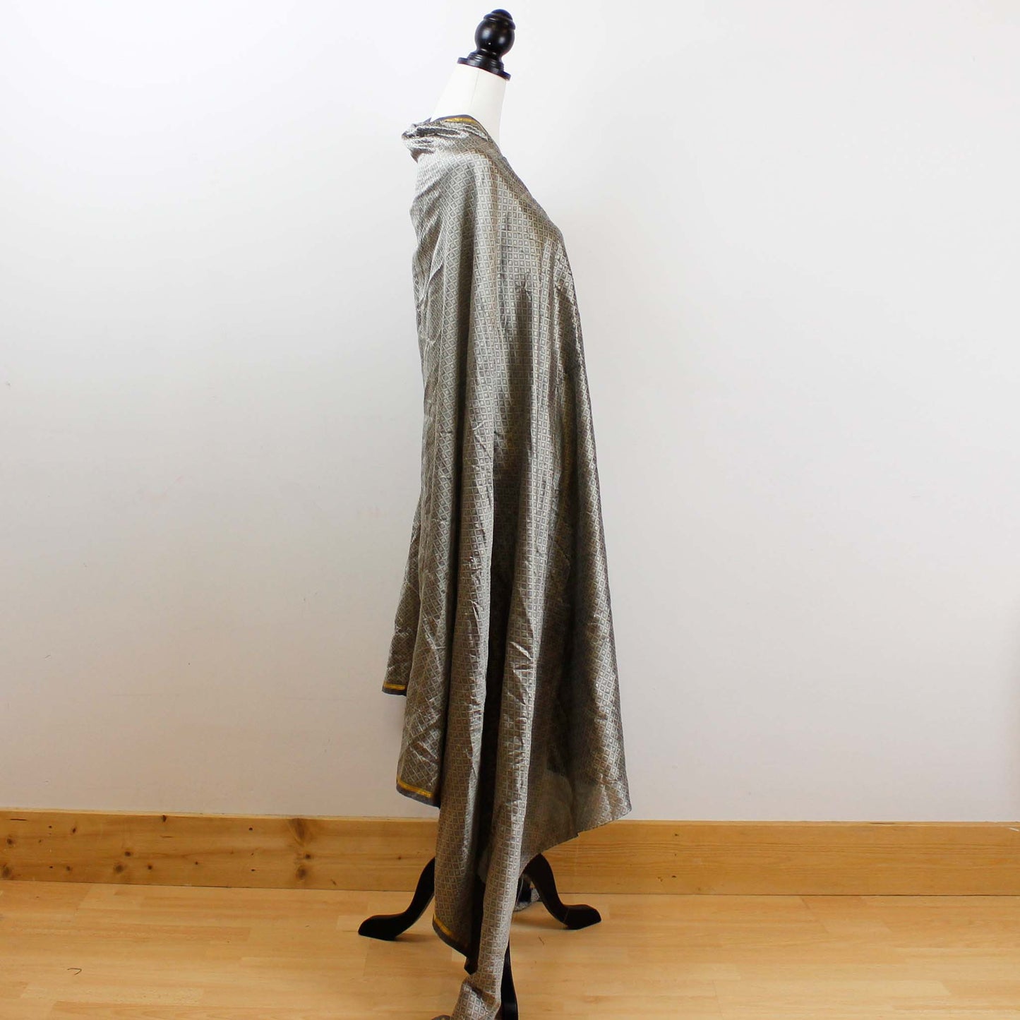K37 Sari Kimono DIY Pack with grey bias binding