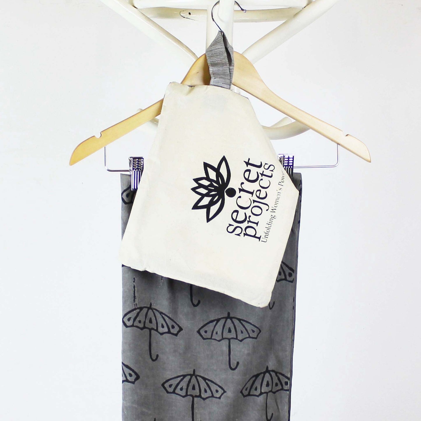 Umbrella Secret Scarf